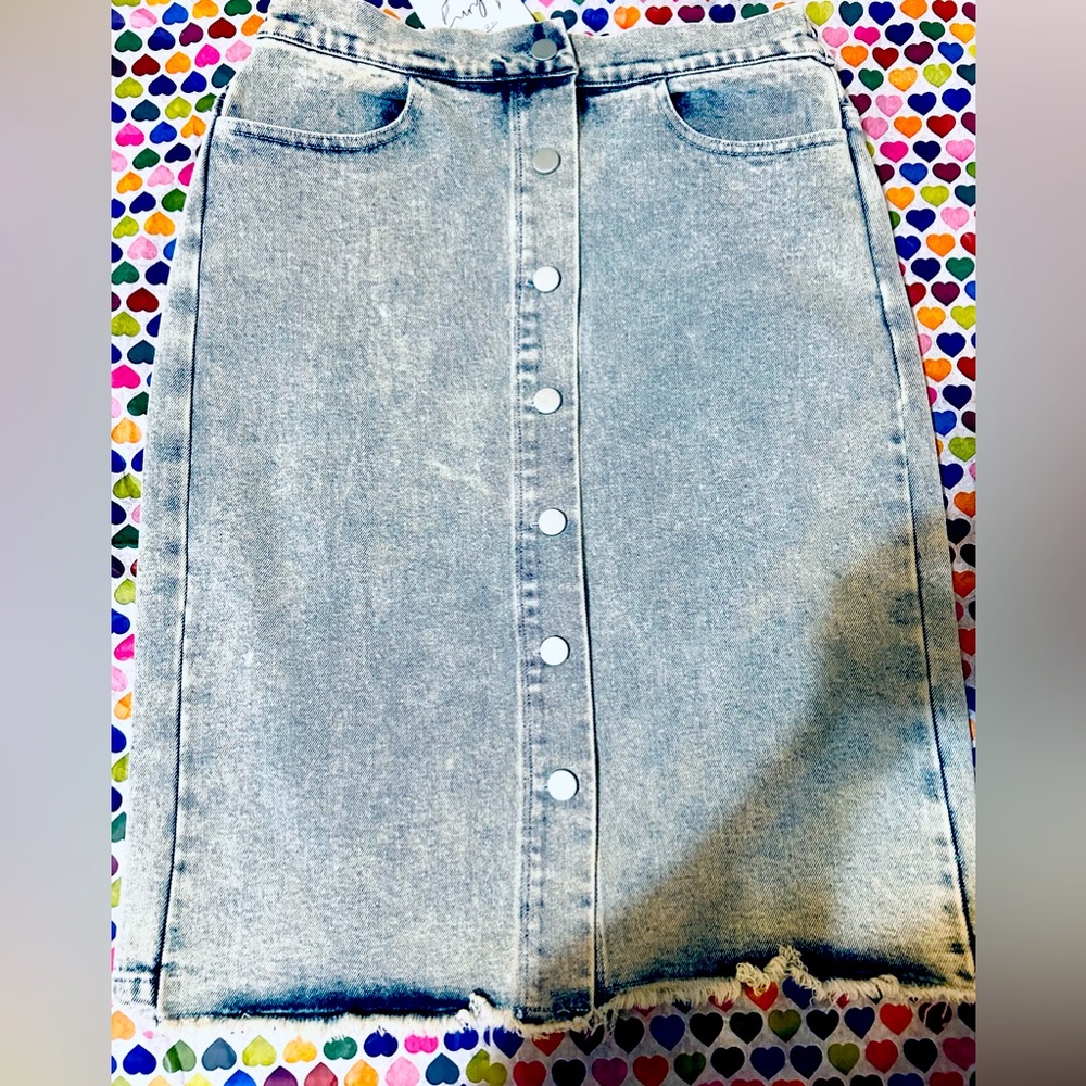 BNWT LADIES DENIM MIDI LENGTH SKIRT SIZE SMALL